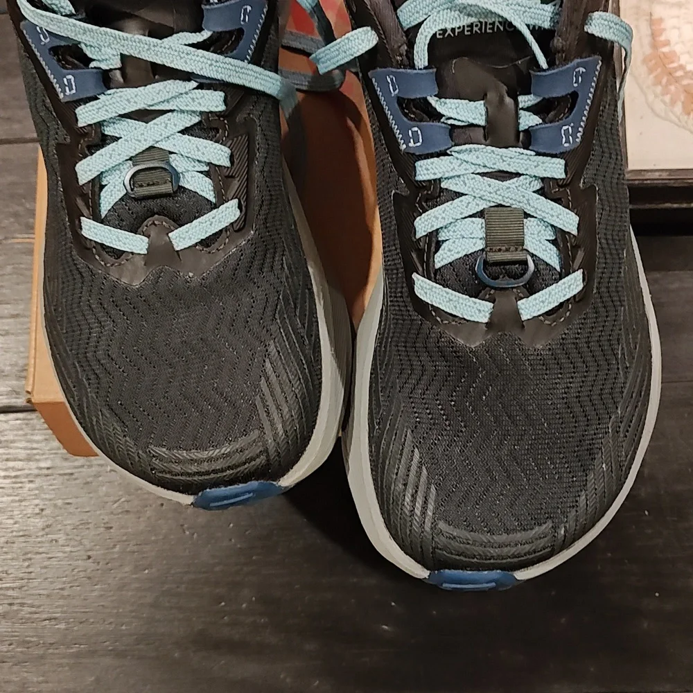 Altra experience Wild Size 8.5 Black/Lt Blue-barely Worn - Picture 7 of 12